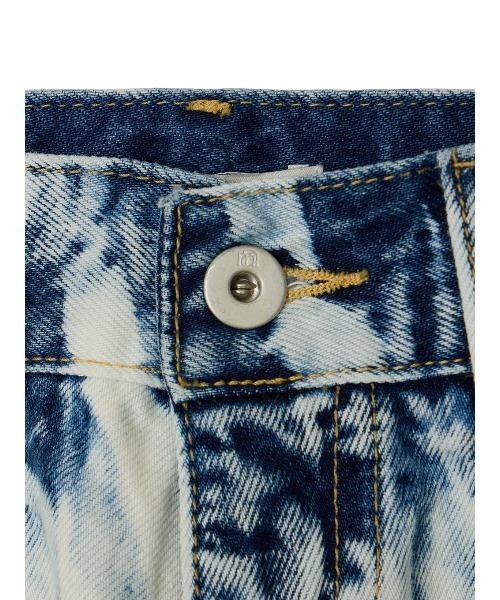 Ameri（アメリ）の「HAND BLEACH LOOSE DENIM（デニムパンツ・レディース・ブルー/ブラック・24inch/25inch/26inch）」の22枚目の写真