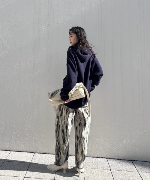 Ameri（アメリ）の「HAND BLEACH LOOSE DENIM（デニムパンツ・レディース・ブルー/ブラック・24inch/25inch/26inch）」の11枚目の写真