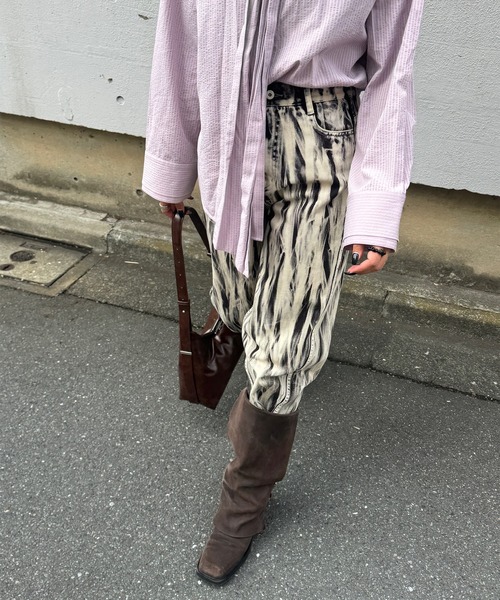 Ameri（アメリ）の「HAND BLEACH LOOSE DENIM（デニムパンツ・レディース・ブルー/ブラック・24inch/25inch/26inch）」の14枚目の写真