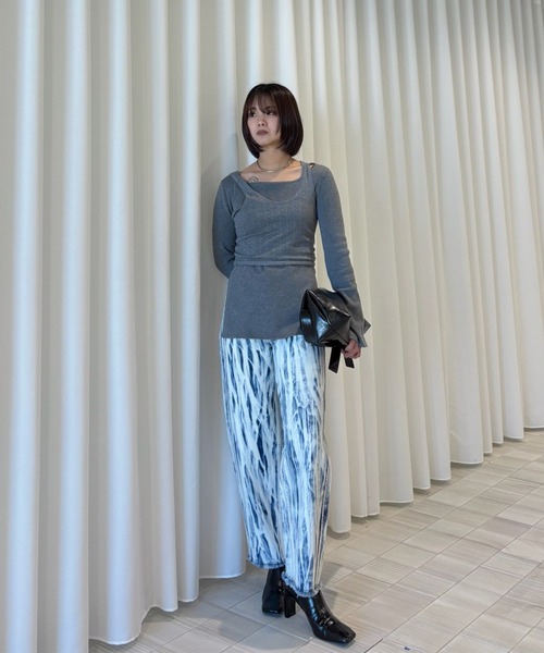 Ameri（アメリ）の「HAND BLEACH LOOSE DENIM（デニムパンツ・レディース・ブルー/ブラック・24inch/25inch/26inch）」の17枚目の写真