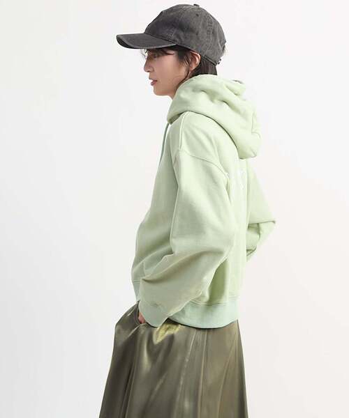 CONVERSE TOKYO（コンバーストウキョウ）の「EMBROIDERED LOGO HOODIE（パーカー・レディース・ミント/チャコールグレー/杢グレー・FREE）」の11枚目の写真