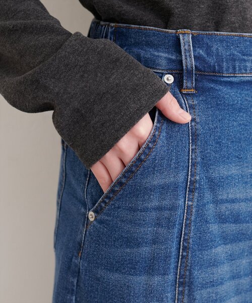 natural couture（ナチュラルクチュール）の「ストレートデニムタイトスカート（デニムスカート・レディース・サックスブルー/ブルー・LARGE/MEDIUM）」の3枚目の写真