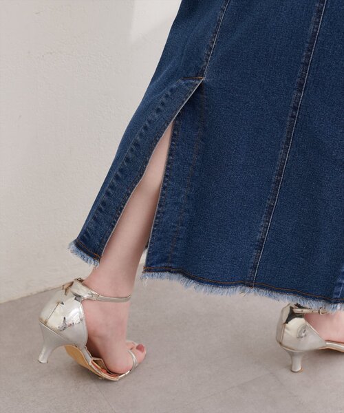 natural couture（ナチュラルクチュール）の「ストレートデニムタイトスカート（デニムスカート・レディース・サックスブルー/ブルー・LARGE/MEDIUM）」の5枚目の写真