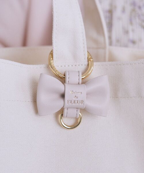 Maison de FLEUR（メゾンドフルール）の「リボンキーリング（チャーム・レディース・ラベンダー/ネイビー/ブラック/ピンク・FREE）」の4枚目の写真