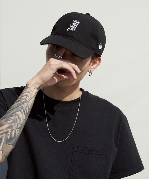 WHITE MOUNTAINEERING（ホワイトマウンテニアリング）の「White Mountaineering/ホワイトマウンテニアリング × NEW ERA/ニューエラ ‘WM×NEWERA 9FORTY’" ロゴ刺繍 6パネルキャップ 2026年春夏（キャップ・メンズ・ブラック・FREE）」の18枚目の写真