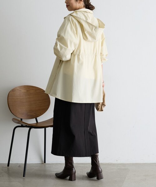 Jena espace merveilleux（ジェナ　エスパスメルヴェイユ）の「【フード取り外し可能】ウエストシャーリングジャケット（ベスト・レディース・ベージュ/アイボリー・FREE）」の11枚目の写真