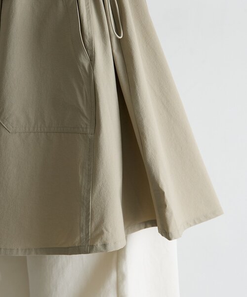 Jena espace merveilleux（ジェナ　エスパスメルヴェイユ）の「【フード取り外し可能】ウエストシャーリングジャケット（ベスト・レディース・ベージュ/アイボリー・FREE）」の3枚目の写真