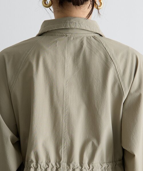 Jena espace merveilleux（ジェナ　エスパスメルヴェイユ）の「【フード取り外し可能】ウエストシャーリングジャケット（ベスト・レディース・ベージュ/アイボリー・FREE）」の4枚目の写真