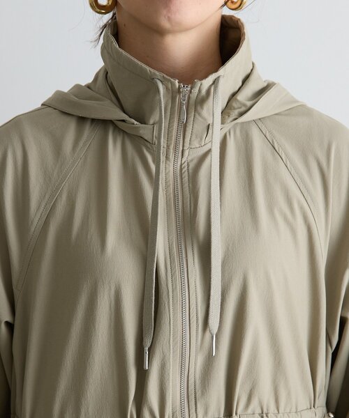 Jena espace merveilleux（ジェナ　エスパスメルヴェイユ）の「【フード取り外し可能】ウエストシャーリングジャケット（ベスト・レディース・ベージュ/アイボリー・FREE）」の5枚目の写真