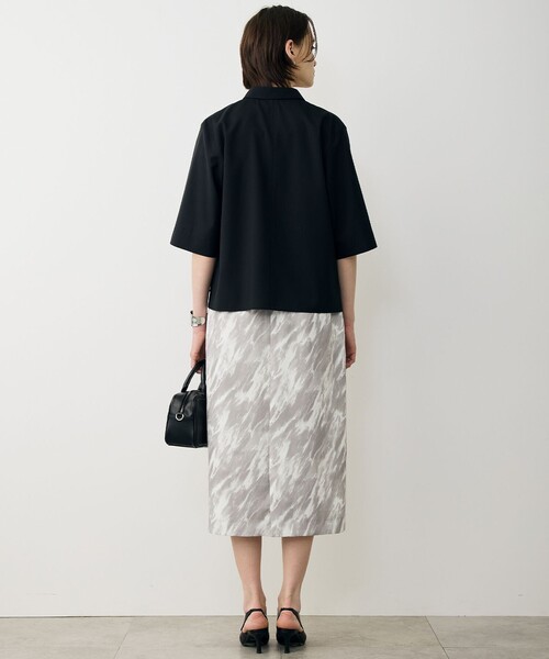 ICB(アイシービー)の「FluidBackSatin ナロースカート(スカート・レディース・ライトグレー系7/ブラック系/グレー系・4/2/6)」の9枚目の写真