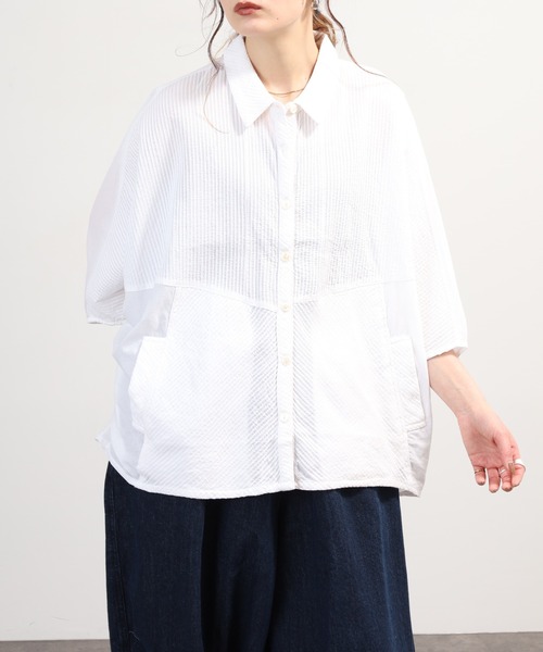 OMNES(オムネス)の「コットンキャンブリックタックドルマンシャツ 半袖(シャツ/ブラウス・レディース・チャコール/キャメル/ラベンダー/ホワイト/ベージュ・FREE)」の8枚目の写真