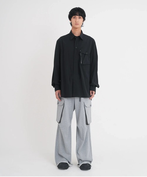 Tamme(タム)の「【TAMME/タム】OVER CARGO SWEAT PANTS(カーゴパンツ・メンズ・ブラック/グレー・1/2)」の5枚目の写真