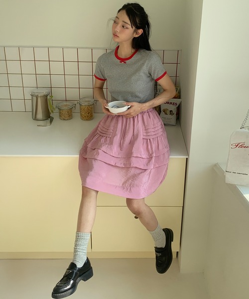 UNE MANSION(ユヌマンション)の「【UNE ORIGINAL HAND MADE】ティアードタックボリュームミニスカート(スカート・レディース・ベージュ/ピンク/ブラック・FREE)」の3枚目の写真
