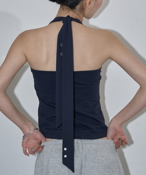 ZIZEMUSEUM(ジゼミュージアム)の「MULTIWAY STRAP HALTER TOP (DEEP NAVY)(Tシャツ/カットソー・レディース・その他・SMALL/MEDIUM)」の5枚目の写真