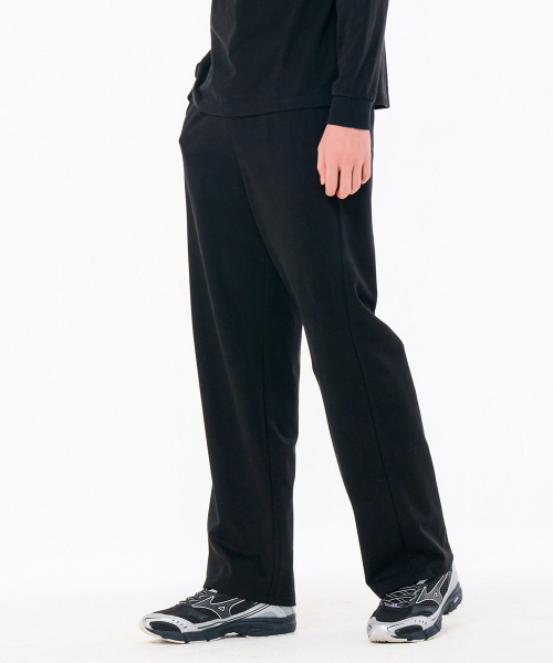 CHASECULT(チェイスカルト)の「共用クーリングコットンワイドパンツ-FBRU7221C03(スウェットパンツ・メンズ・ブラック・70/76/92/82/86/67)」の2枚目の写真