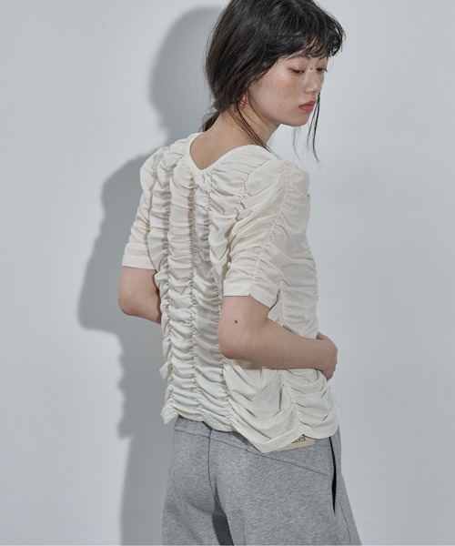 THE YOn(ザヨン)の「2WAYシャーリングシアーハーフスリーブカーディガン(Tシャツ/カットソー・レディース・オレンジ/ブラック/アイボリー・FREE)」の8枚目の写真