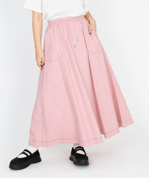 PUNYUS(プニュズ)の「ステッチフレアロングスカート(スカート・レディース・ブラック/カーキ/ピンク/ベージュ・2/3/4/1)」の6枚目の写真