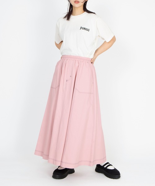 PUNYUS(プニュズ)の「ステッチフレアロングスカート(スカート・レディース・ブラック/カーキ/ピンク/ベージュ・2/3/4/1)」の9枚目の写真