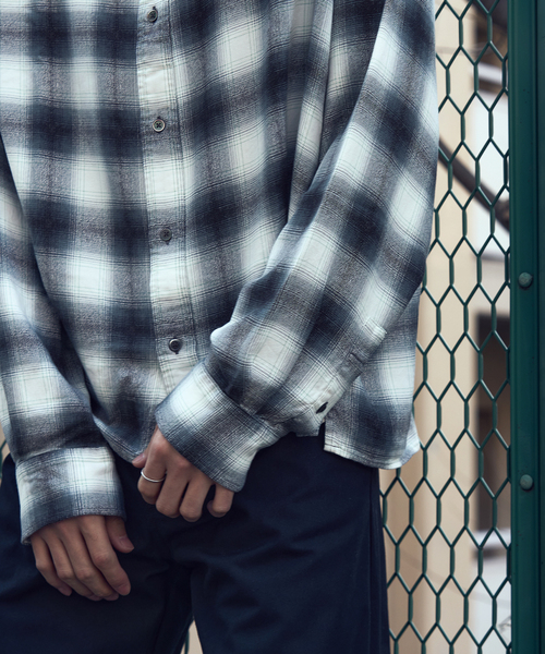 WISM（ウィズム）の「NAMELESSNESS / ネームレスネス RAYON LONG SLEEVE SHIRT（シャツ/ブラウス・メンズ・ブラック/ブルー系その他・3/2）」の9枚目の写真