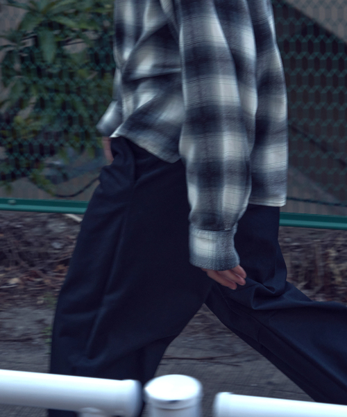 WISM（ウィズム）の「NAMELESSNESS / ネームレスネス RAYON LONG SLEEVE SHIRT（シャツ/ブラウス・メンズ・ブラック/ブルー系その他・3/2）」の3枚目の写真