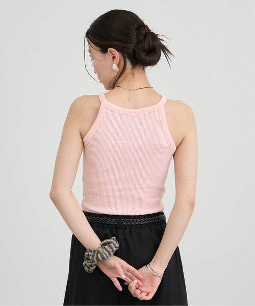 NUJOH(ヌゾ)の「Rib Knit Sleeveless Top / リブニットスリーブレストップスアクリル100(タンクトップ・レディース・ピンク/ホワイト/イエロー/ブラック/グレー・FREE)」の5枚目の写真