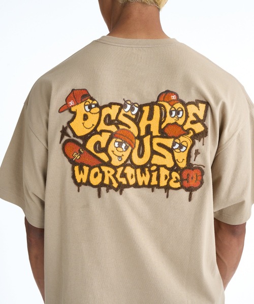 DC SHOES(ディーシーシューズ)の「DC SHOES メンズ 26 SK CREW SS Tシャツ 【2026年春夏モデル】/バックプリント半袖Tシャツ(Tシャツ/カットソー・メンズ・ホワイト/ブラック/ベージュ・MEDIUM/LARGE/X-LARGE)」の3枚目の写真