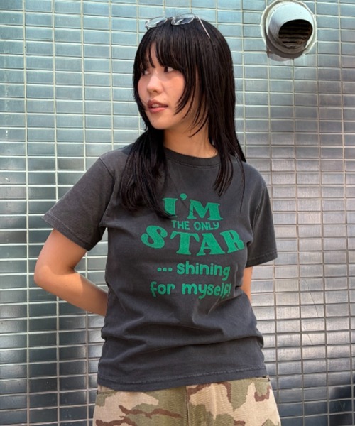 RODEO CROWNS WIDE BOWL(ロデオクラウンズワイドボウル)の「アソートMessage Tシャツ(Tシャツ/カットソー・レディース・レッド/オフホワイト/チャコールグレー・FREE)」の1枚目の写真