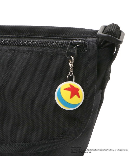 Manhattan Portage（マンハッタンポーテージ）の「Nylon Messenger Bag (XS) FZP MGNT / TOY STORY MR AND MRS POTATO HEAD（メッセンジャーバッグ・レディース・ブラック・X-SMALL）」の10枚目の写真
