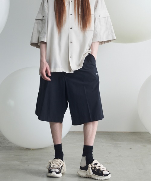 MAISON SPECIAL（メゾンスペシャル）の「《UNISEX》【PERTEX】Prime-Wide One-tuck Shorts/【パーテックス】プライムワイドワンタックショーツ【MAISON SPECIAL/メゾンスペシャル】■セットアップ対応■（その他パンツ・メンズ・ブラック/グレー/チャコールグレー・0/1/2）」の14枚目の写真
