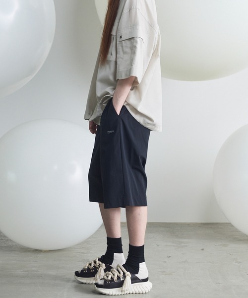MAISON SPECIAL（メゾンスペシャル）の「《UNISEX》【PERTEX】Prime-Wide One-tuck Shorts/【パーテックス】プライムワイドワンタックショーツ【MAISON SPECIAL/メゾンスペシャル】■セットアップ対応■（その他パンツ・メンズ・ブラック/グレー/チャコールグレー・0/1/2）」の15枚目の写真