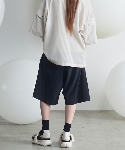 MAISON SPECIAL（メゾンスペシャル）の「《UNISEX》【PERTEX】Prime-Wide One-tuck Shorts/【パーテックス】プライムワイドワンタックショーツ【MAISON SPECIAL/メゾンスペシャル】■セットアップ対応■（その他パンツ・メンズ・ブラック/グレー/チャコールグレー・0/1/2）」の16枚目の写真