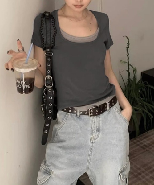 LADY LIKE(レディライク)の「レイヤード風ラウンドネックTシャツ(Tシャツ/カットソー・レディース・ダークグレー/ダークベージュ・M)」の7枚目の写真