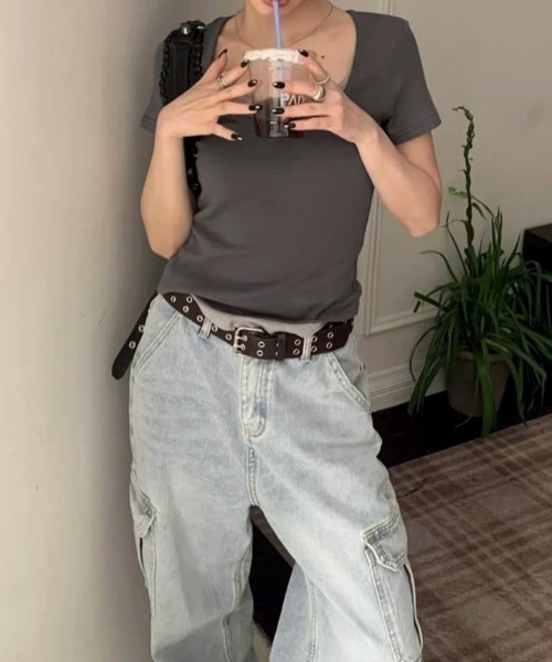 LADY LIKE(レディライク)の「レイヤード風ラウンドネックTシャツ(Tシャツ/カットソー・レディース・ダークグレー/ダークベージュ・M)」の4枚目の写真