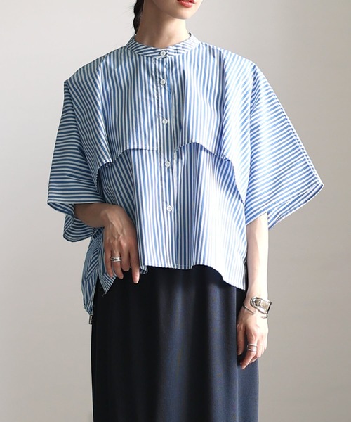 Sawa a la mode(サワアラモード)の「ケープデザインストライプブラウス(シャツ/ブラウス・レディース・オフホワイト/ブルー・FREE)」の2枚目の写真
