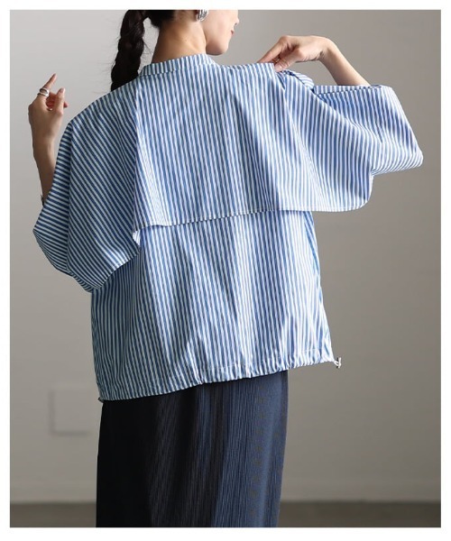Sawa a la mode(サワアラモード)の「ケープデザインストライプブラウス(シャツ/ブラウス・レディース・オフホワイト/ブルー・FREE)」の17枚目の写真