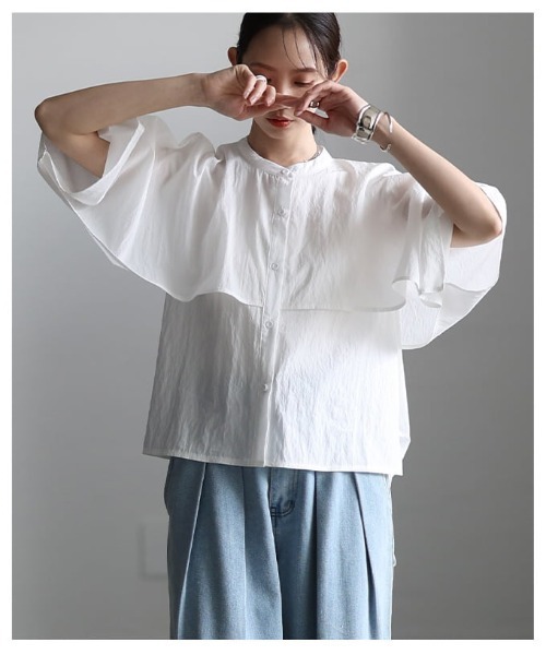Sawa a la mode(サワアラモード)の「ケープデザインストライプブラウス(シャツ/ブラウス・レディース・オフホワイト/ブルー・FREE)」の7枚目の写真