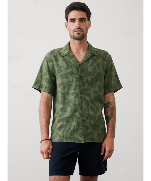BANANA REPUBLIC FACTORY STORE(バナナリパブリック ファクトリーストア)の「BANANA REPUBLIC FACTORY STORE リネンブレンドプリントリゾートシャツ(シャツ/ブラウス・メンズ・グリーン/マルチ・L/XL/S/M)」の2枚目の写真