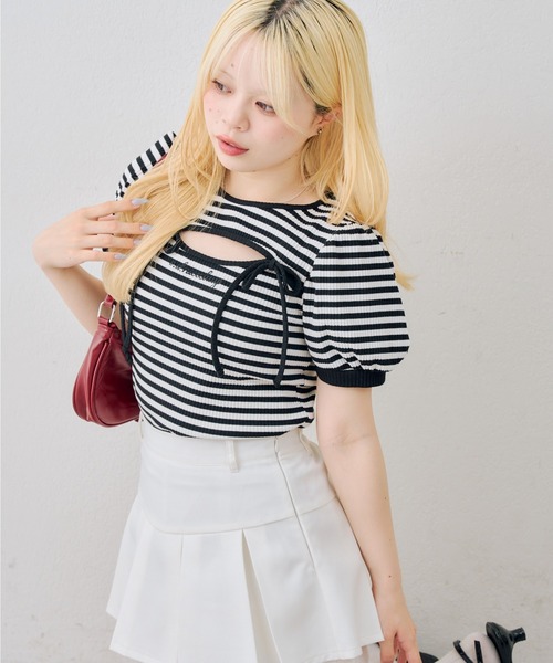continuer de NICE CLAUP(コンティニューデナイスクラップ)の「胸リボンテレコTOPS(Tシャツ/カットソー・レディース・ピンク/ブラック/オフホワイト/その他12・FREE)」の2枚目の写真