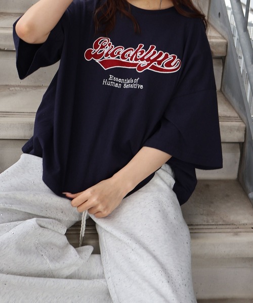 SpRay(スプレイ)の「フェルトロゴBIG Tシャツ(Tシャツ/カットソー・レディース・ダークグリーン/ホワイト/レッド/オートミール/ネイビー・FREE)」の12枚目の写真