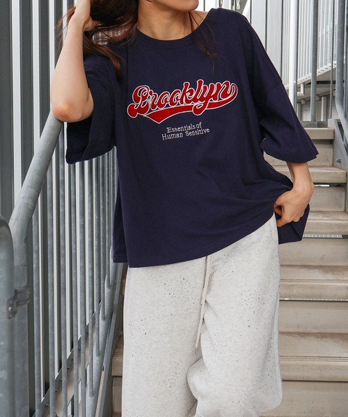 SpRay(スプレイ)の「フェルトロゴBIG Tシャツ(Tシャツ/カットソー・レディース・ダークグリーン/ホワイト/レッド/オートミール/ネイビー・FREE)」の19枚目の写真
