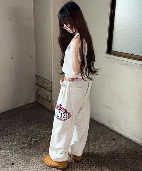 ATMARK(アットマーク)の「《フリーサイズ / UNISEX 》ATMARK クラウンロゴサガラ刺繍スウェットパンツ セットアップ可能(スウェットパンツ・メンズ・ブラック系1/ブラック系3/ホワイト系1/ホワイト系2/ホワイト系3/ブラック系2・FREE)」の17枚目の写真