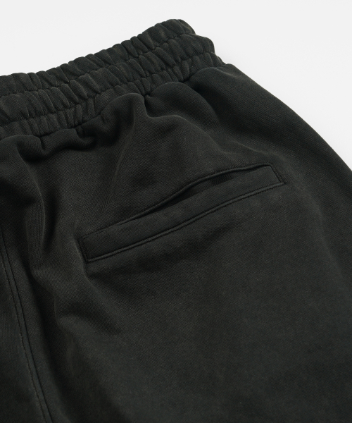 FRIZMWORKS（フリズムワークス）の「SOFT TWO TUCK SWEAT PANTS _ VINTAGE CHARCOAL（スウェットパンツ・メンズ・その他・SMALL/MEDIUM/LARGE/X-LARGE）」の6枚目の写真