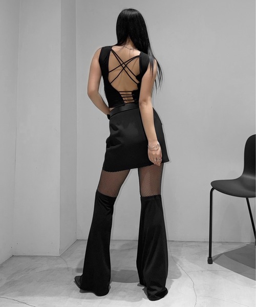 LVEU.(ラブユ.)の「【LVEU.】バッククロスデザインタンクトップ / トップス タンクトップ インナー カップ付き ブラトップ バックオープン(タンクトップ・レディース・ネイビー/ブラック/ホワイト・FREE)」の17枚目の写真