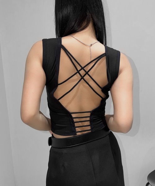 LVEU.(ラブユ.)の「【LVEU.】バッククロスデザインタンクトップ / トップス タンクトップ インナー カップ付き ブラトップ バックオープン(タンクトップ・レディース・ネイビー/ブラック/ホワイト・FREE)」の6枚目の写真