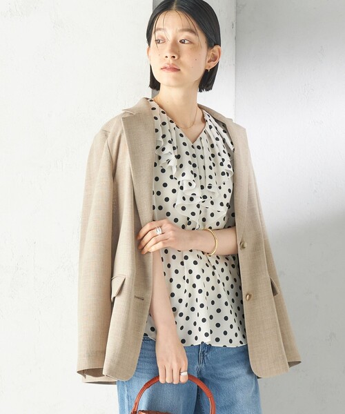 SHIPS（シップス）の「〈手洗い可能〉ドット フリル Vネック フレンチスリーブ ブラウス（シャツ/ブラウス・レディース・ネイビー/オフホワイト・ONE SIZE）」の8枚目の写真