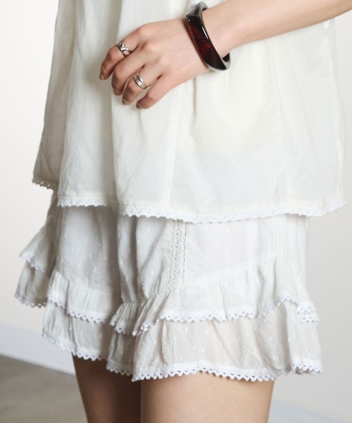 ROSE BUD(ローズバッド)の「LACE RUFFLE SHORT(その他パンツ・レディース・ブラック/ホワイト・ONE SIZE)」の12枚目の写真