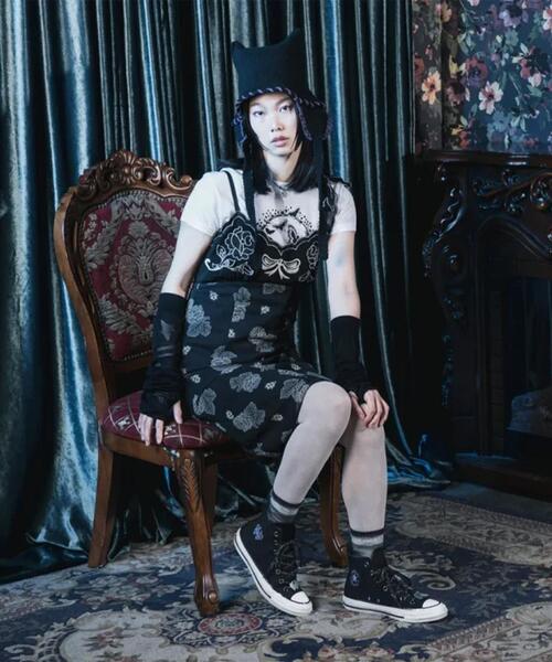 CONVERSE(コンバース)の「ANNA SUI×CONVERSE/アナ スイ×コンバース/ALL STAR AGED HI/ANNA SUI(スニーカー・レディース・ブラック・4/5/5.5/4.5)」の1枚目の写真