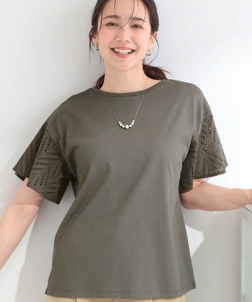 SHOO・LA・RUE（シューラルー）の「【汗じみ防止/ひんやり/S-LL】レースが華やか お袖フレアTシャツ（Tシャツ/カットソー・レディース・ネイビー/イエロー/ホワイト/ダークグレー/ピンク系その他・01/03/02/04）」の2枚目の写真