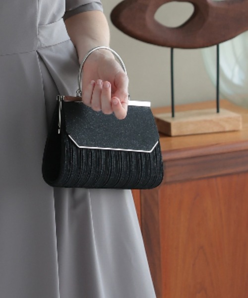 Cupid Heart(キューピッドハート)の「【Cupid Heart】結婚式用!ラメプリーツbag(クラッチバッグ・レディース・ブラック・MEDIUM)」の3枚目の写真