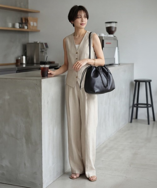 STYLE DELI（スタイルデリ）の「【DELI by】本革ドロストギャザーショルダーバッグ（ショルダーバッグ・レディース・ブラウン/ブラック・FREE）」の8枚目の写真